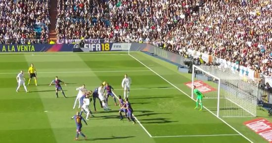 فيديو.. الحكم يلغى هدف كريستيانو رونالدو أمام برشلونة فى الكلاسيكو