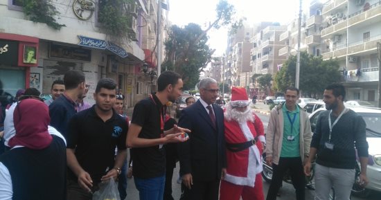 صور .. "بابا نويل" يظهر في قنا