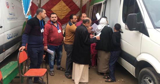 علشان تبنيها تواصل قوافلها العلاجية والتموينية بقرى دمياط 