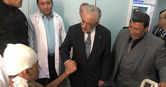 صور .. وزير التربية و التعليم يزور  مصابي أتوبيس طلاب العريش بالاسكندرية 