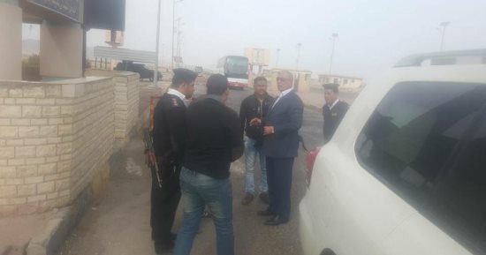 محافظ البحر الأحمر يتفقد الخدمات الأمنية بكمين الأحياء شمال الغردقة