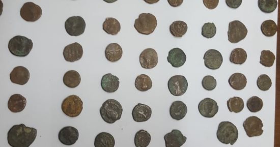 المنافذ الأثرية تضبط 329 عملة ترجع للعصر البيزنطى واليونانى الرومانى