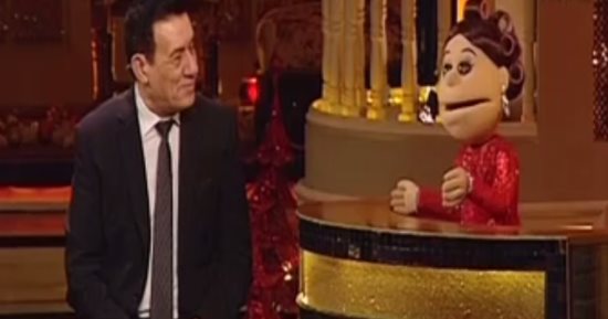 فيديو..أبلة فاهيتا تفاجئ مدحت شلبى وتعرض له "مهرجان شالبوكا" الشعبى