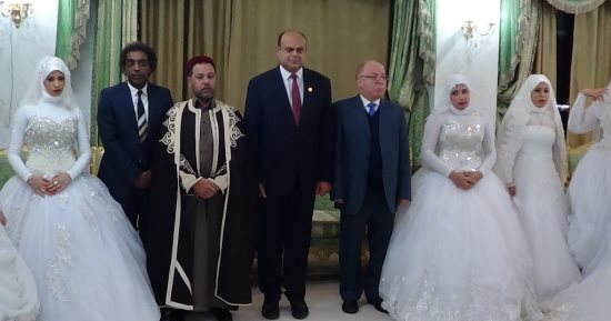 فيديو وصور.. وزير الثقافة ومحافظ مطروح يشهدان حفل زفاف لــ 34 عريس و عروس