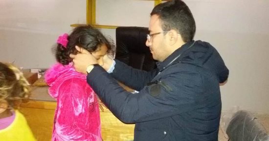 صور.. توقيع الكشف الطبى على 35 حالة مرضية بالمجان غرب العريش