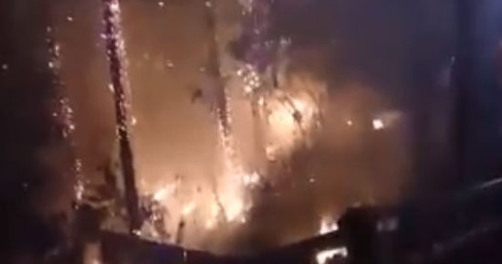 السيطرة على حريق أمام شيراتون القاهرة بعد الدفع بـ 3 سيارات إطفاء