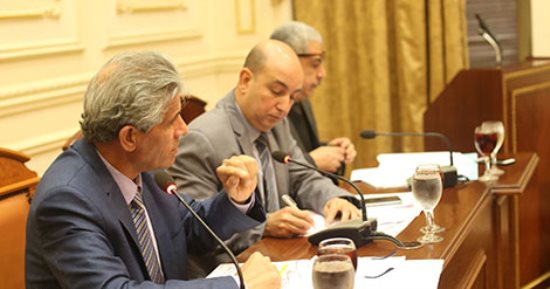 نائب "المنيا" يشكو ضعف شبكات المحمول بقرية السرارية