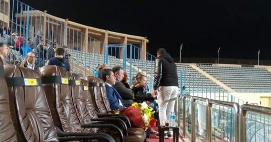 دجلة يُهدى الخطيب "بوكيه ورد" فى بتروسبورت