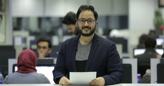 قارئ يشكو تدخين مراقب السجائر خلال امتحان بكلية التجارة جامعة سوهاج