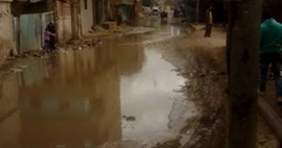 صور.. غرق شوارع زاوية أبو مسلم بالجيزة فى مياه الصرف الصحى