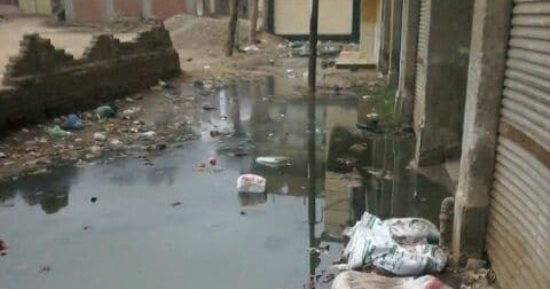  اضبط مخالفة..مياه الصرف تحاصر مساكن التأمين الصحى بمنوف 