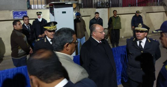 صور.. مدير أمن القاهرة يتفقد قوات تأمين الكنائس.. ويشدد: الالتزام بالحرم الآمن 