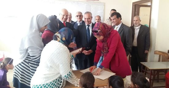 فيديو.. الكشف على 2100 مواطن خلال قافلة طبية لجامعة بنها ومؤسسة بكرة لينا 