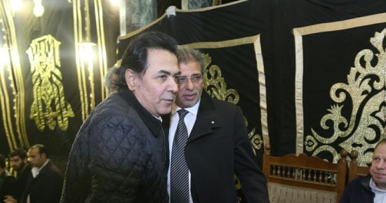 خيرى رمضان وأشرف زكى وحسن الرداد فى عزاء شقيقة المخرج خالد يوسف