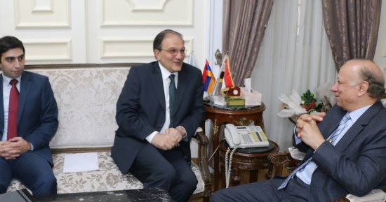 محافظ القاهرة يستقبل سفير أرمينيا لدعم العلاقات المشتركة