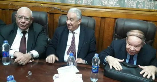 المحاماة توحد الفرقاء.. سامح عاشور فى صف "الوطنى" والإخوان دفاعا عن المهنة