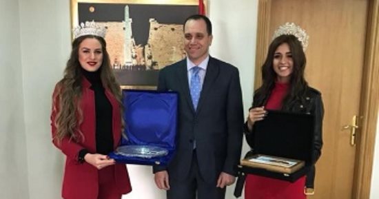 صور.. هيئة تنشيط السياحة تكرم ملكتى جمال مصر واليونان
