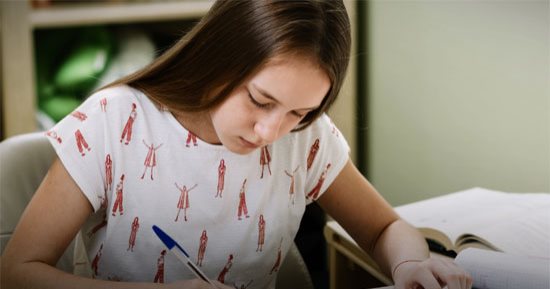 فيديو معلوماتى.. كيف تعزز نشاط مخ طفلك خلال الامتحانات؟