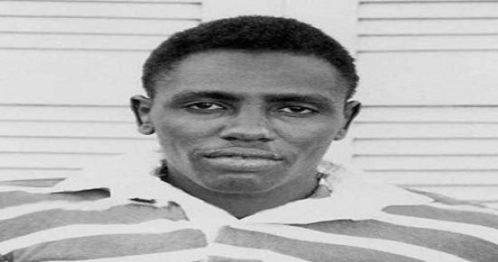 لازم تعرف.. حكاية مدافع الأهلى "السودانى" ووضعه مهاجمى الزمالك فى "جيبه"