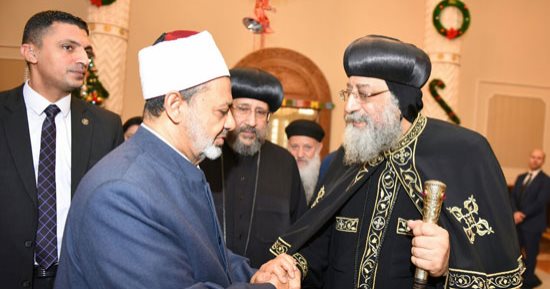 شيخ الأزهر ووزير الأوقاف يهنئان البابا بعيد الميلاد المجيد
