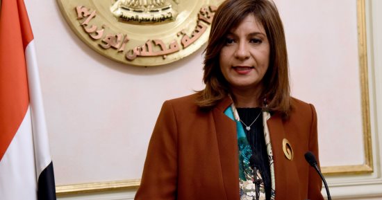 نبيلة مكرم تتحدث عن مشاكل وإنجازات الوزارة فى المانيفستو على 90.90