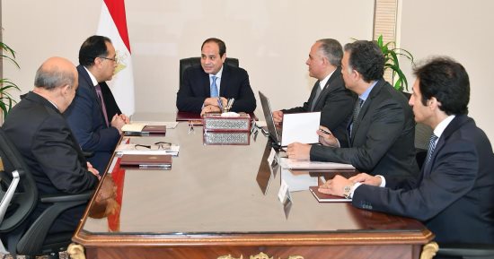 السيسي يوجه بوضع خطة متكاملة لضمان سهولة الملاحة النهرية بمجرى النيل