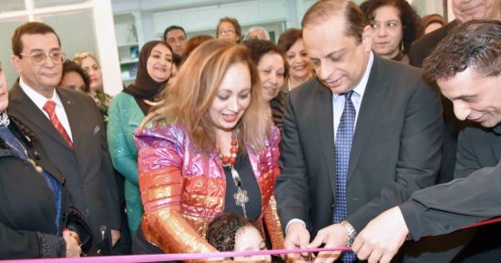 هشام مراد يفتتح  معرض الحلى والمشغولات الفضية  بالمركز الثقافى الدولى