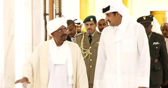 البشير يواصل السقوط فى وحل الإرهاب.. الرئيس السودانى يمنح رئيس أركان جيش "الحمدين" وسام "النيلين".. الدوحة تفتتح ملحقية عسكرية بالخرطوم لتوسيع نفوذها.. وزعيم المعارضة السودانية يؤكد: النظام الحاكم إخوانى
