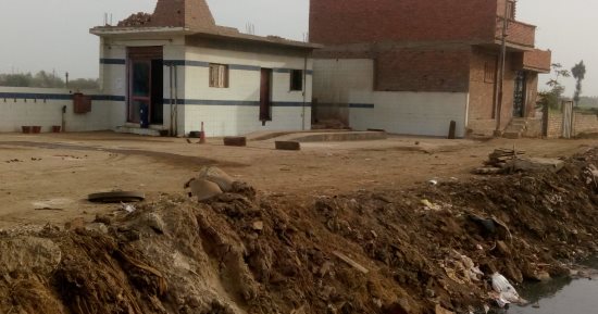 اضبط مخالفة.. مصرف حانوت بالغربية يهدد حياة الأهالى ومطالب بتطهيره.. صور