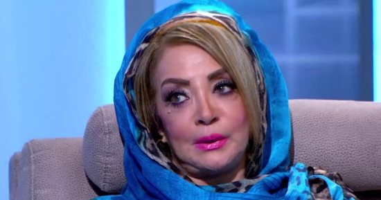 شهيرة تدافع عن نفسها بعد انتشار صورتها بدون حجاب.. "أنا لسة محتشمة"