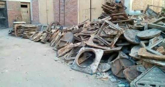 صور.. حل لغز البلاعات المكشوفة بالإسكندرية.. تشكيل عصابى تخصص فى سرقتها 