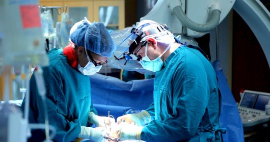 أسباب تجعل إجراء عمليات القلب بعد الظهر أفضل من الصباح