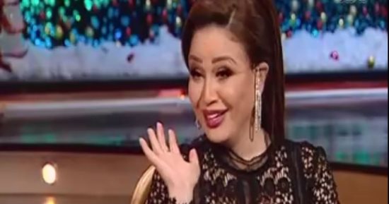 فيديو.. إلهام شاهين: بشجع النادى الأهلى.. وناوية أروح روسيا أحضر كأس العالم