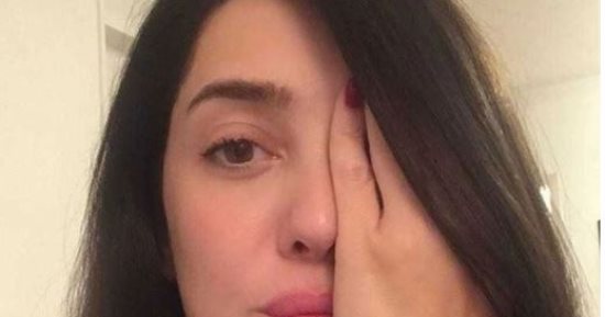 كندة علوش تتضامن مع الطفل السورى بعد فقد عينه بغارة فى الغوطة