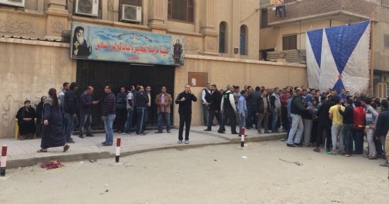 شهود عيان: منفذا الهجوم على كنيسة حلوان كانا يستقلان دراجة نارية