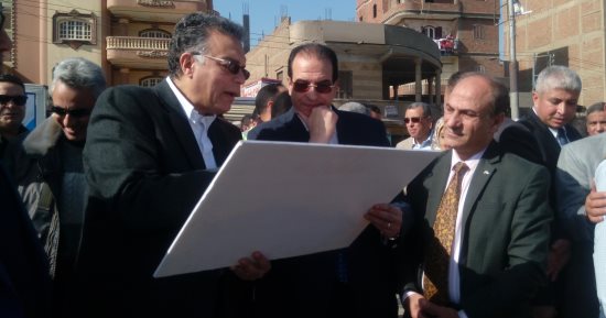 وزير النقل يضع حجر الأساس لإنشاء 4 كبارى بالدقهلية