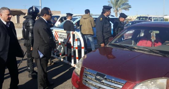 مدير أمن الإسكندرية يشرف على عملية التفتيش قبل مواجهة الأهلي وأتلتيكو مدريد
