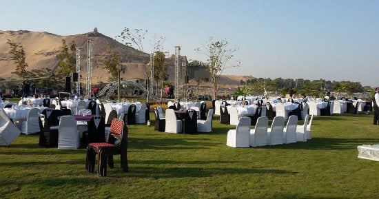 صور.. تجهيزات حفل خطوبة "شيكابالا" بأحد فنادق أسوان