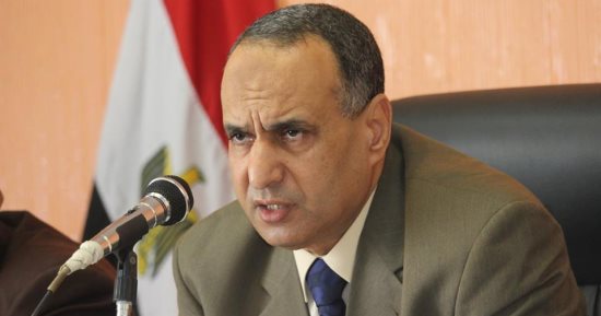 مساعد محافظ كفر الشيخ يطالب بانضباط الأطباء ويشدد على إزالة التعديات