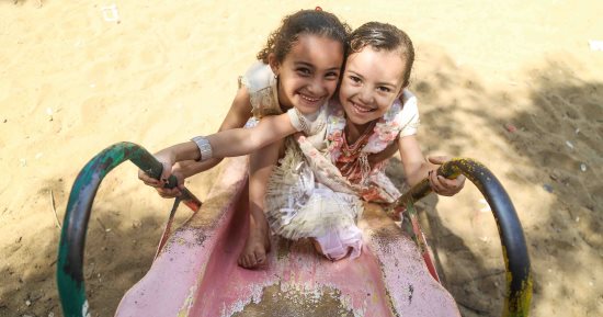 صورة اليوم.. وصاحبتى إذا ضحكت يسيل الليل موسيقى