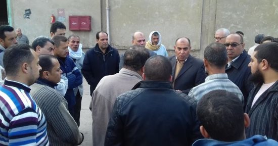 وقفة لعمال وبريات سمنود للمطالبة بصرف بدل غلاء معيشة