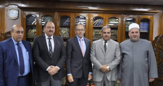 رئيس جامعة الأزهر لسفير استراليا: الإسلام لا يعرف الإرهاب والتطرف