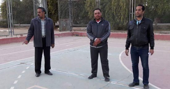 مدير الشباب والرياضة بالوادى الجديد يناقش معوقات العمل مع مديرى الإدارات 
