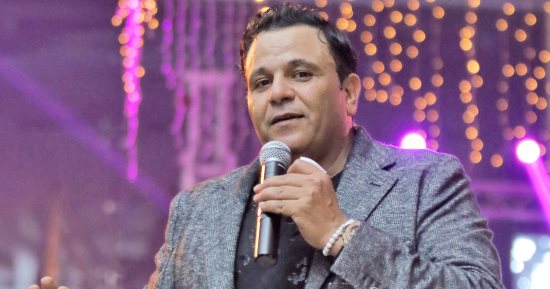 الفنان محمد فؤاد: الرئيس يسابق الزمن ليقطع مليون ميل فى ثانيتين (فيديو)