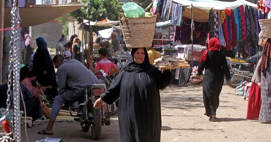 صورة اليوم.. مصر يا أما يا بهية يا أم طرحة وجلابية