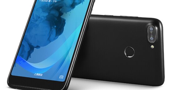 لينوفو تكشف عن K320t.. أول هاتف بشاشة 9:18 وكاميرا مزدوجة