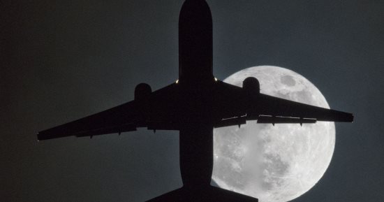القمر العملاق يزين العام الجديد بإطلالة رائعة فى أغلب دول العالم