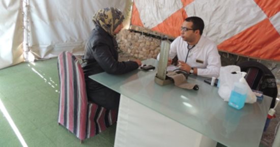 صور.. وزير الداخلية يوجه قوافل طبية لعلاج المواطنين بالمجان فى المنيا