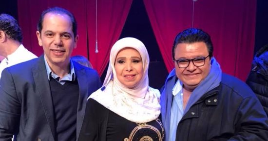 مديحة حمدى ورامى إمام يشاهدان الليلة 67 من مسرحية "سلم نفسك"