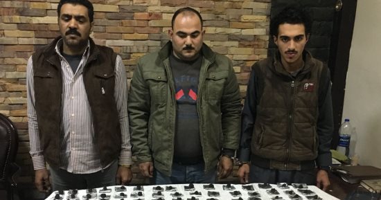 سقوط 3 تجار مخدرات قبل ترويجهم 4 كيلو حشيش وأفيون على عملائهم فى المرج